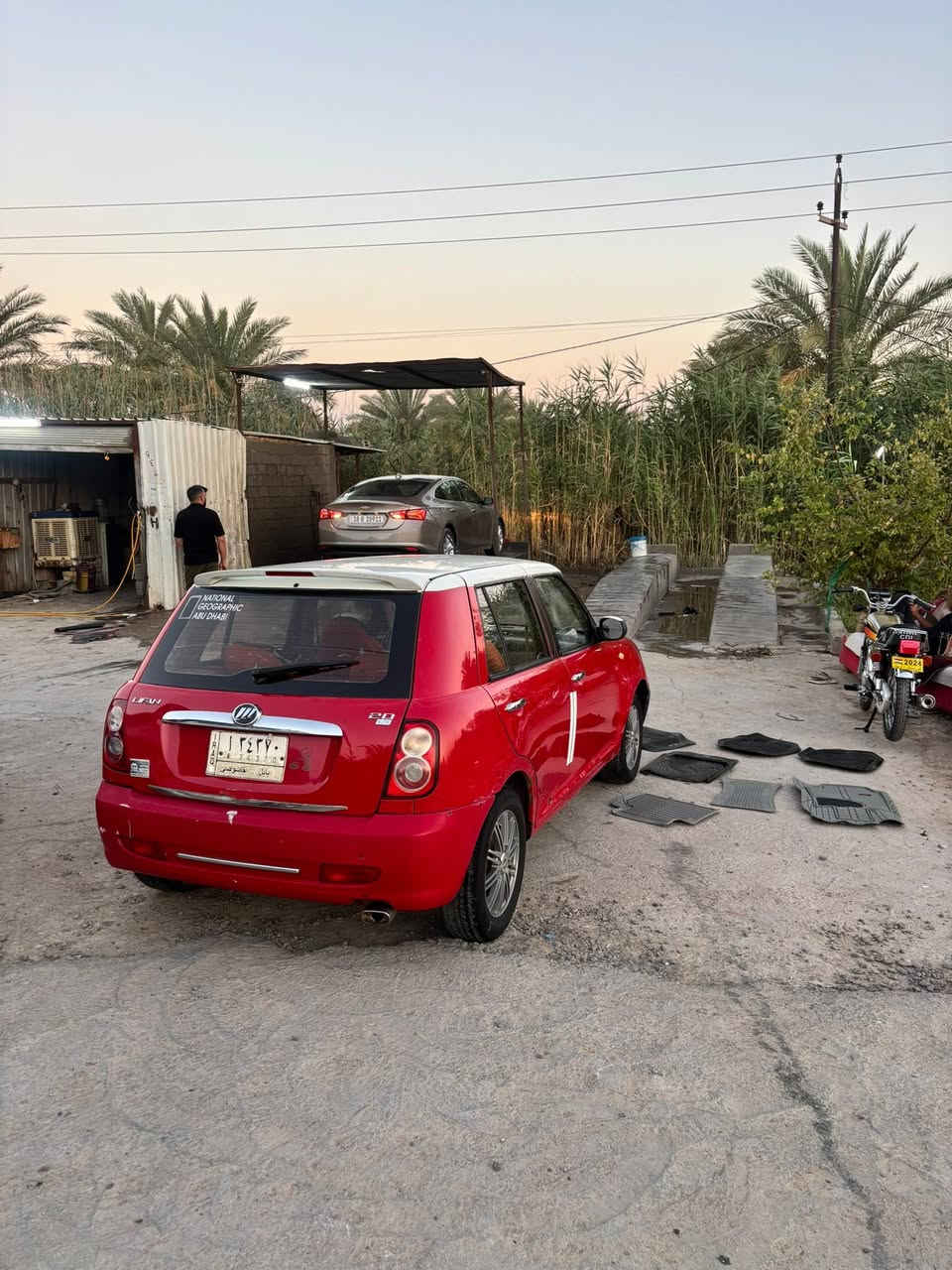 320 لـيڤان
رقـم بابل سنويه للـ 27 .
سياره كـير محرك خير من الله .
تبريد حماوه صفر . 
حداديته 70 ./. 
سياره عوزه ترتيبات خارجيه بس . 
حـلة - نيـل  33 $ 
***********
