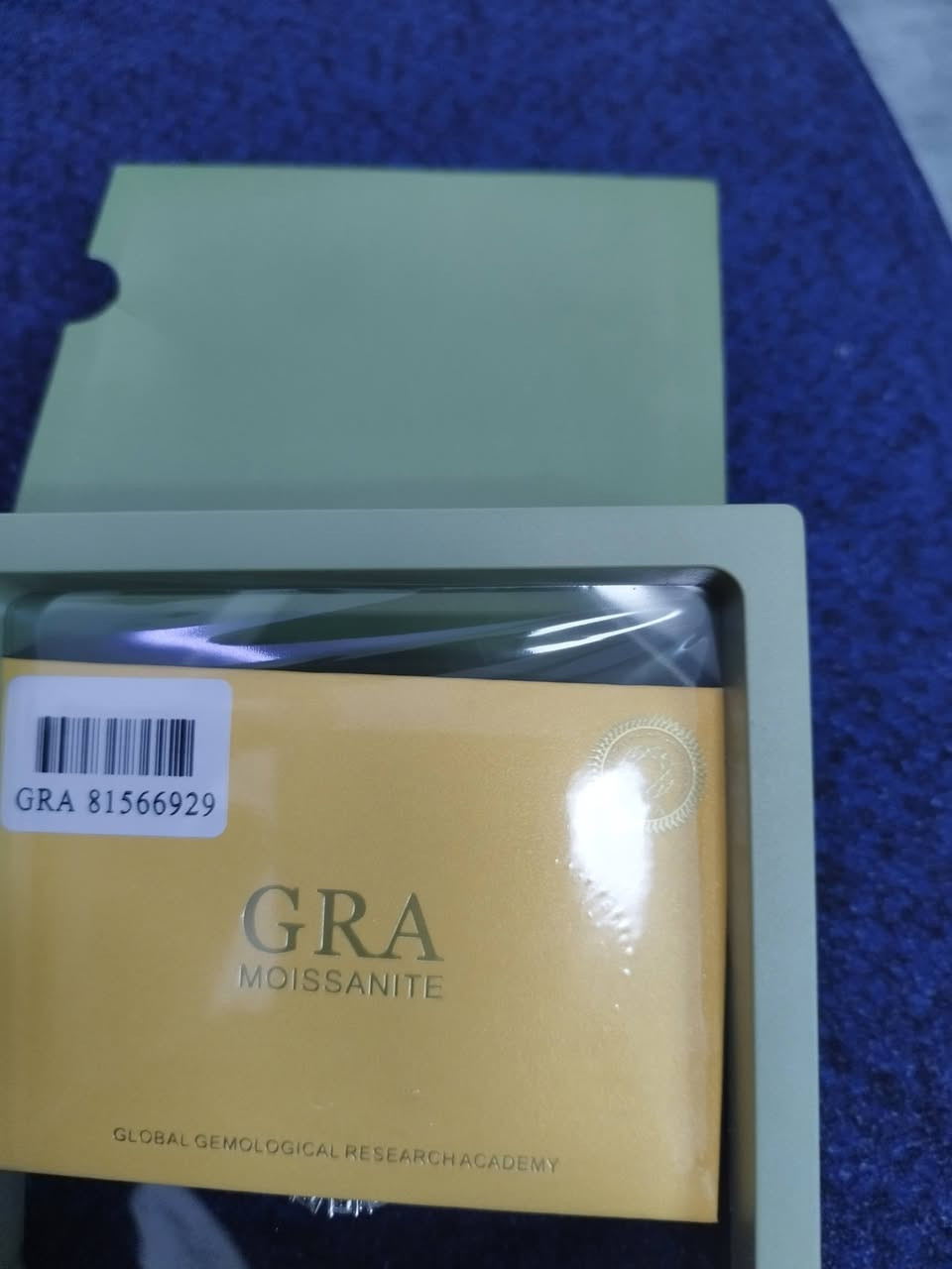 سلام عليكم متوفر سوار فضه 925 مع كامل محتوياته شهادة وفحص مجوهرات الاتصال على رقم  *********** ملاحظه يلبس ايد ناعمه أو اطفال من عمر 5 إلى 12
