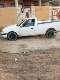 سياره للبيع موديل16 سياره بيجو السعر 23وبيها مجال قليل07726583149