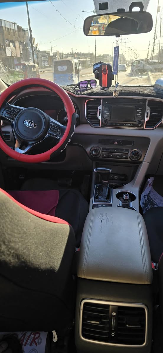 اسلام عليكم 
كيه سبورتج للبيع  موديل ٢٠١٧ خليجي
السياره جديده ونضيفه بمعنه الكلمه ماشيه ٩٠الف بيهه طخات بصيطه ومكحلات 
سعرهه ١٧٥ورقه 🫡 عنواني بغداد مدينه الصدر 
***********
