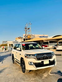 لاندكروزر GXR • V6 4.0 • ١٠٤٬٠٠٠ كم