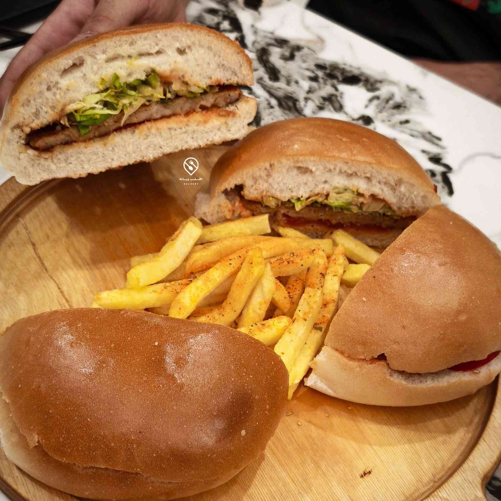 لتحجيلي عن بركر وأنتَ ممجرب #عدي بركر 🍔

📍 للحجز مــراسله الصفحه
📍 اتصال : ***********

اطيب وألذ بركر بـدجاجهه الذبح ولحمـهه العراقي 🇮🇶
اطلبو هسه شنو منتضـرين !!!
