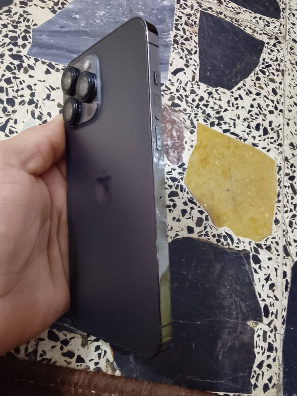 سلام عليكم أيفون 📱 13برو ماكس مريكي نضيف التلفون الذاكرة 256 البطارية 83 بلادي التلفون ما مفتوح ولا مصلح ويا الشاحن مالت السعر 700 لف وبي مجال بصيط المكان بغداد الرقم ***********
