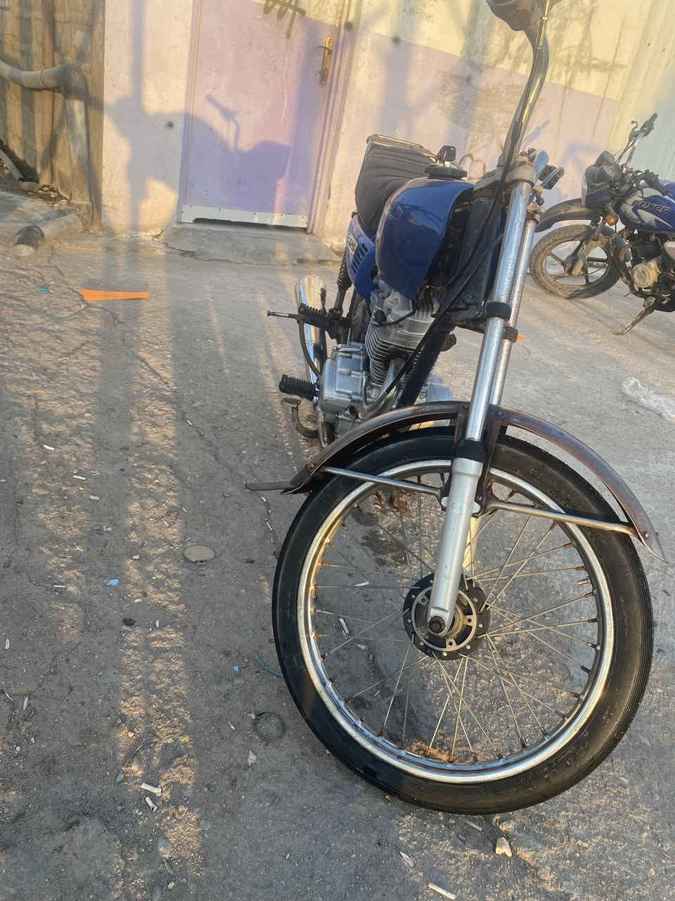 سلام عليكم دراجه أيراني نامه نضيفه حلوه كلشي ما ناقصهه مكينه ناعمه ما تبخر ولا تنقص بيعا سريعه رايدهه 325 مكاني بصره 5 ميل رقمي***********
