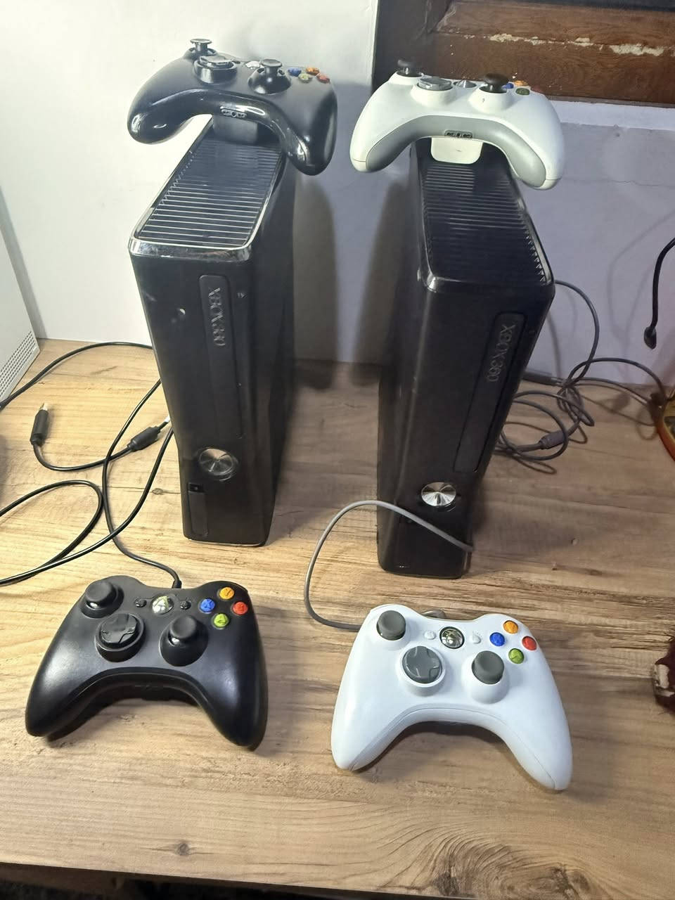 عرررض خاص نار 🔥 🔥
السلام عليكم اكس بوكس 360 سلم ذاكرة 250 كيكا دبل جوستك تجاري+اصلي وكافه ملحقاته الاصليه موجودة  ومفول العاب انطي الجهاز شرط الضمان والفحص.
سعر  الواحد 105 الف قفل مكاني كركوك والتوصيل موجود الشراي يتواصل وياي واني خادم رقمي ***********
