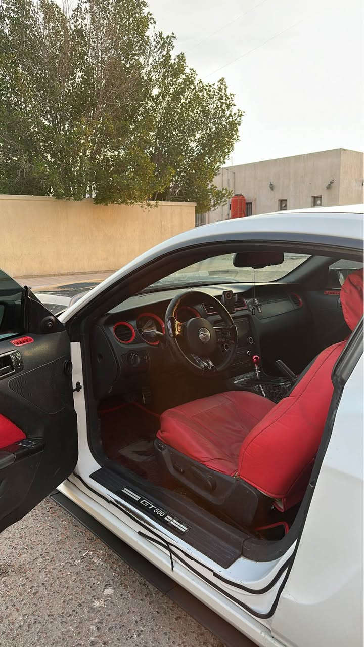 موستنك مديل ١٣ مكينه 3700 v6 مكينه جديده توني شاده منضومه الماي جديده كله شغال  حادثه ٣ قطع الاماميه فقط مانقصه شي سعر ١٠٥ وبيه مجال قليل متعوب عليه سياره عل ايدي مكاني البصره *********** البصرة, العراق
