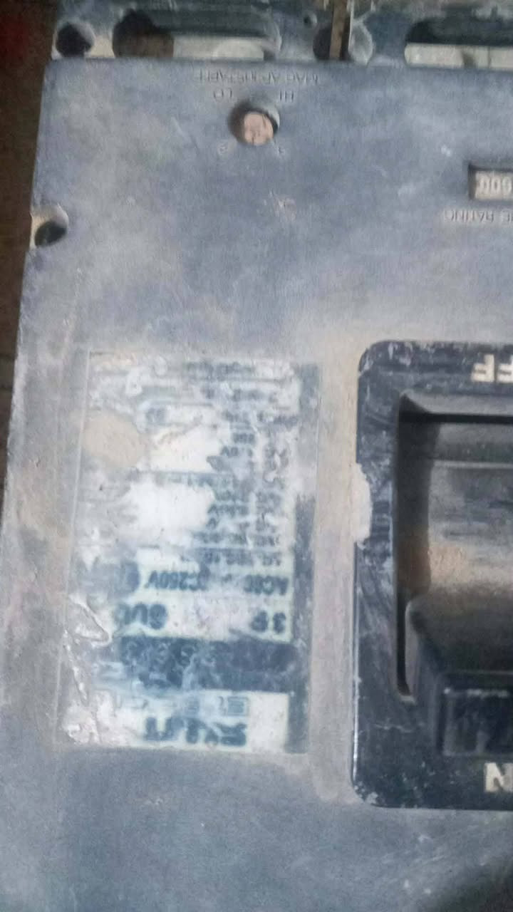 السلام عليكم
عندي غراض مال مولد كيبل
١٦×٤تقريبا ١٠متر 
وكونتكتر ابو ١٨٠٠امبير أمريكي اصلي مامشتغل   وجهاز لقط 
وعندي ٦ابو ١٠٠ هم اسود اليحب يتصل ع رقم 
مكاني كوت عندي تواصل حسب التفاق 

***********
