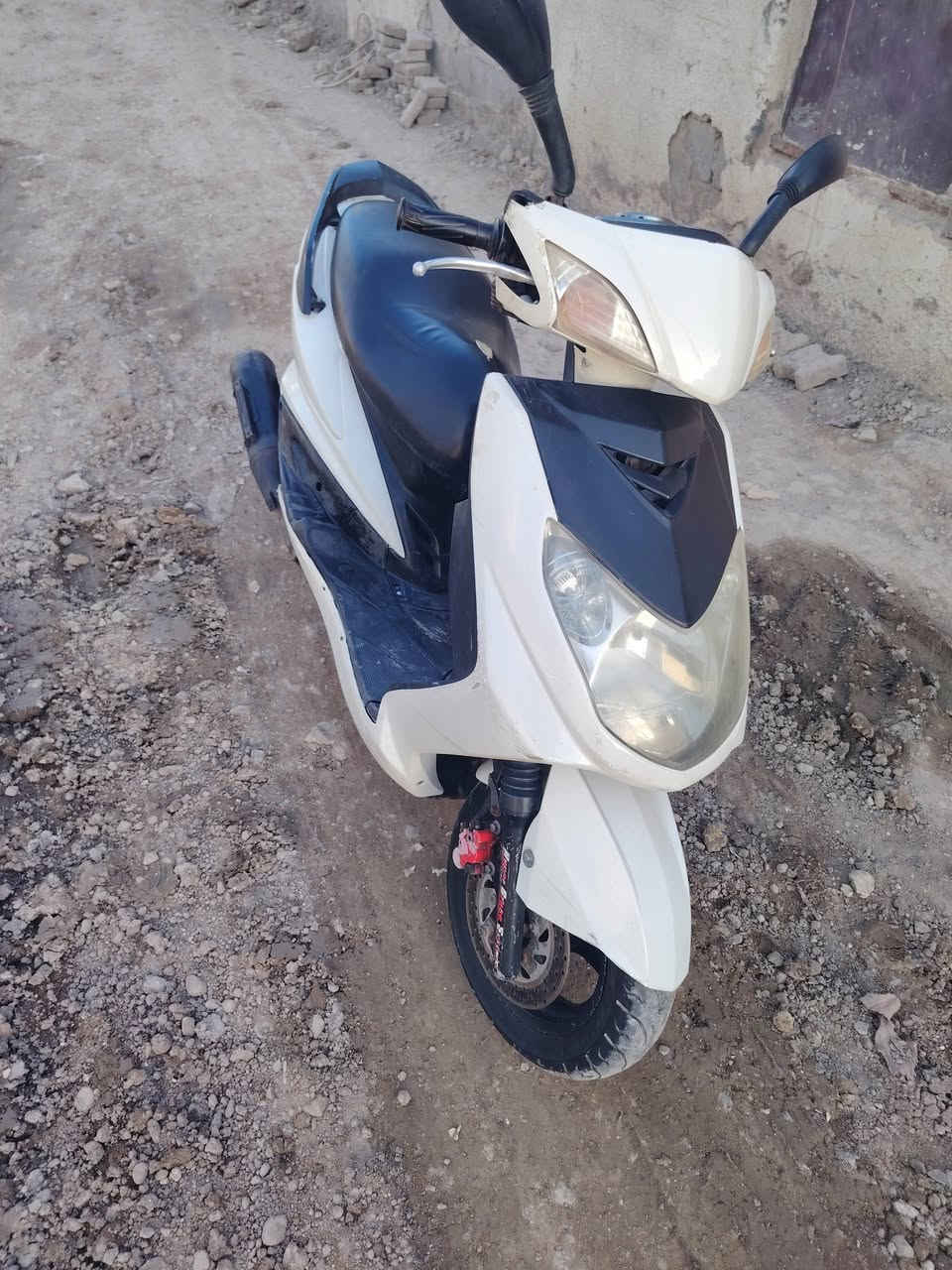 السلام عليكم... مكلف بالنشر دراجه سكنس للبيع السعر وباقي التفاصيل يم صاحبهه العنوان بغداد ابو غريب ***********
