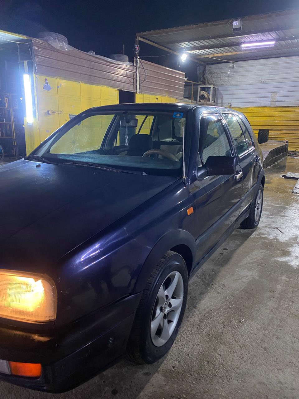 سلام عليكم كولف موديل ١٩٩٢ سياره كامله تبريد جاهز صدر كامل محرك ٢٠٠٠ مصبوغه عام للجماليه نقص شغله وحده بيه ونه بلىكسل رقم جديد إنكليزي تحويل ثاني يوم مكاني بغداد جزيره السياحيه 
 متواجد واتس آب ***********
السعر ٤٢ وبي مجال
