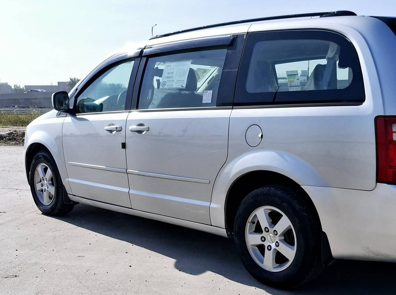 السلام عليكم دوج كرفان ٢٠٠٨ وارد أمريكي مكينه ٣٣٠٠  السياره بدون حادث بدون تبديل داخله كلين بيهه صبغ بالعراق مكانات ابيع حزام السياره بسمي رقم بغداد انكليزي ماشيه ١٥٠ الف فول مواصفات عدا الابواب ميكانيك ثلاث قطع تبريد سبعه راكب جام سته كهرباء كشنات بلع كشن السايق كهرباء كير مكينه مكفولات صدر أمامي وخلفي نضيف تخم تاير تبريد تتدفة شغاله السعر (   ١٠٥  ) بيهه مجال الاتصال   *********** مكان بغداد
