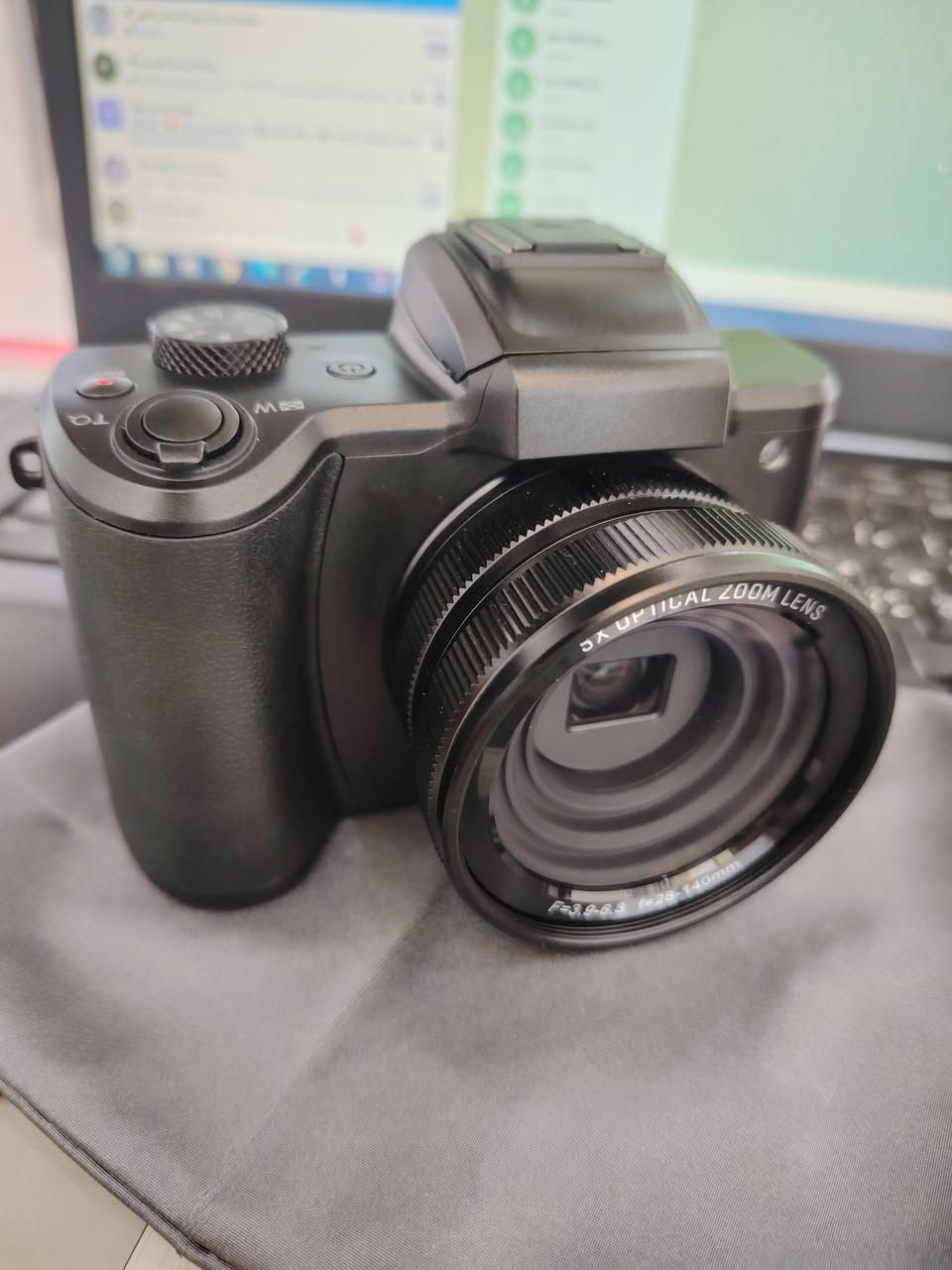 كامره للبيع جديد غير مستخدم شاشه لمس كبل كامره زوم متحرك مع رام 4 كيكا السعر 165 مع التوصيل للأستفسار خاص او على الرقم واتساب ***********
