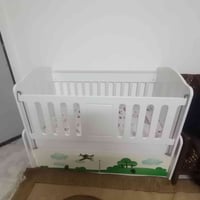 سيسم أطفال جديد ما مستغدم مع الدوشك نضافه ميه بالميه السعر ١٠٠ مع مجال...