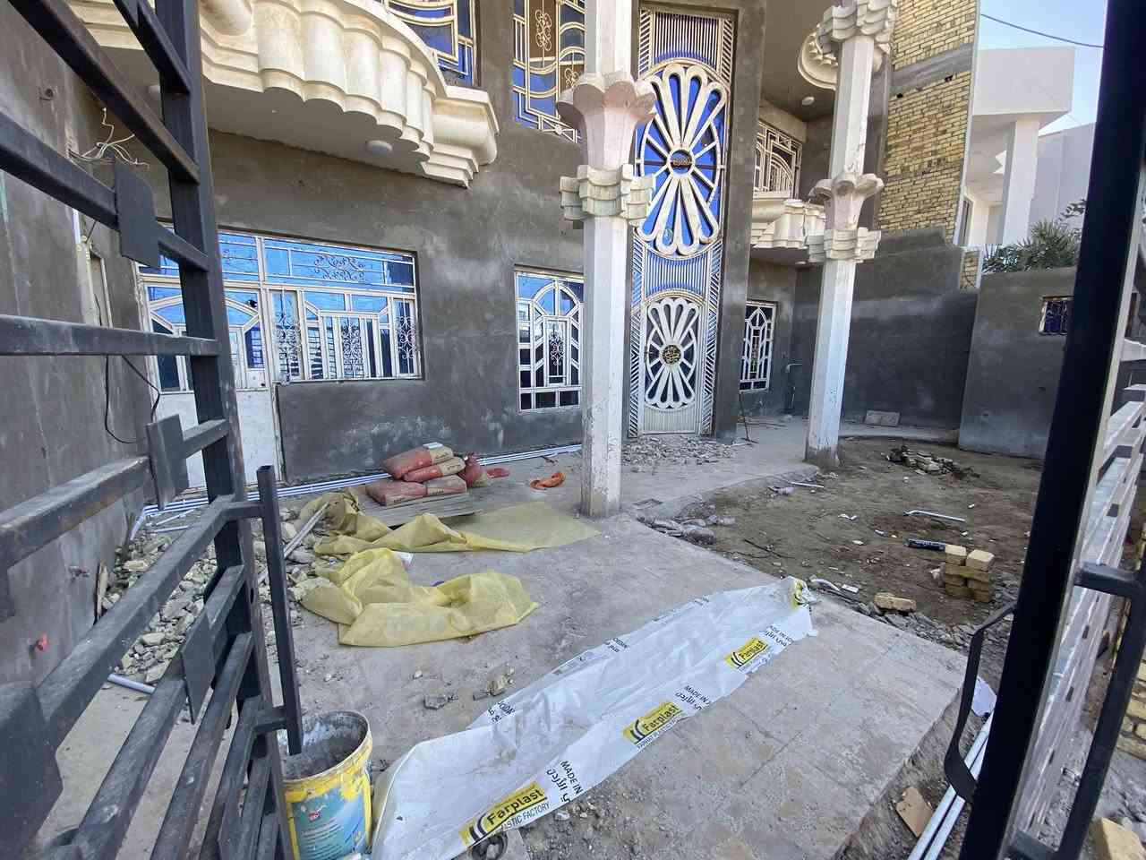 دار للبيع. مساحه 250 منطقه حي الربيع.  علا شارع 15 طابقين مقابيل منطقه خضراء   ***********
الدار في وضعيه الترميم
