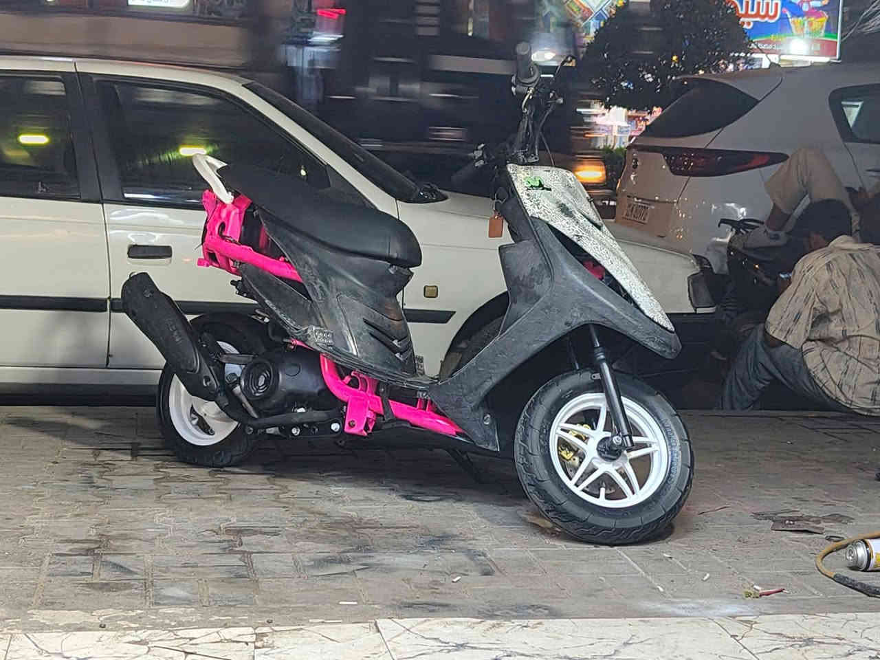 سلام عليكم شباب دراجه ماكس عدله للبيع دراجه كلش حلوه نصبه حلوه مكينه خير من الله تجي تقتنع يلا تاخذهه دراجه كلش حلوه 
السعر 400 الف 
مكاني بغداد مدينه الصدر الاورفلي 
***********
