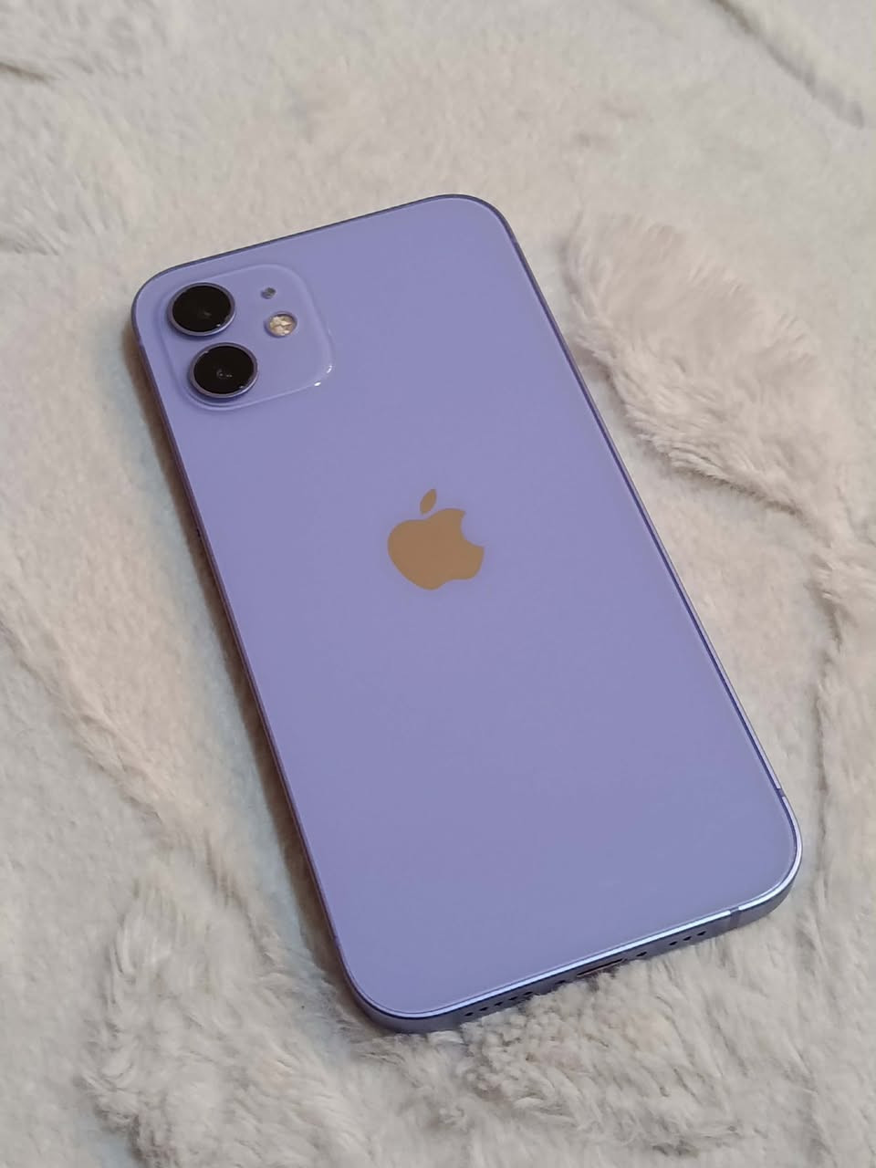 سلام عليكم للبيع / ايفون 12 العادي آخو جديد نضافته 100% جهاز جداً نضيف ما مبدله ولا قطعه كفاله / ذاكرته 256 /و بطاريه 77% جهاز مابي أي صرف كله نورمال
جهاز كله شغال و مابي اي خلل / بدون ملحقات / و السعر 330 الف و بي مجال بسيط / مكاني بغداد العامريه للأتصال *********** بي واتساب
