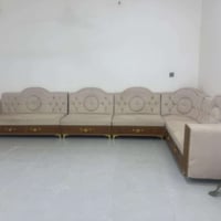 ديوان للبيع. السعر 250.  بي ملاحضات. قليله. للاتصال. 07750679879