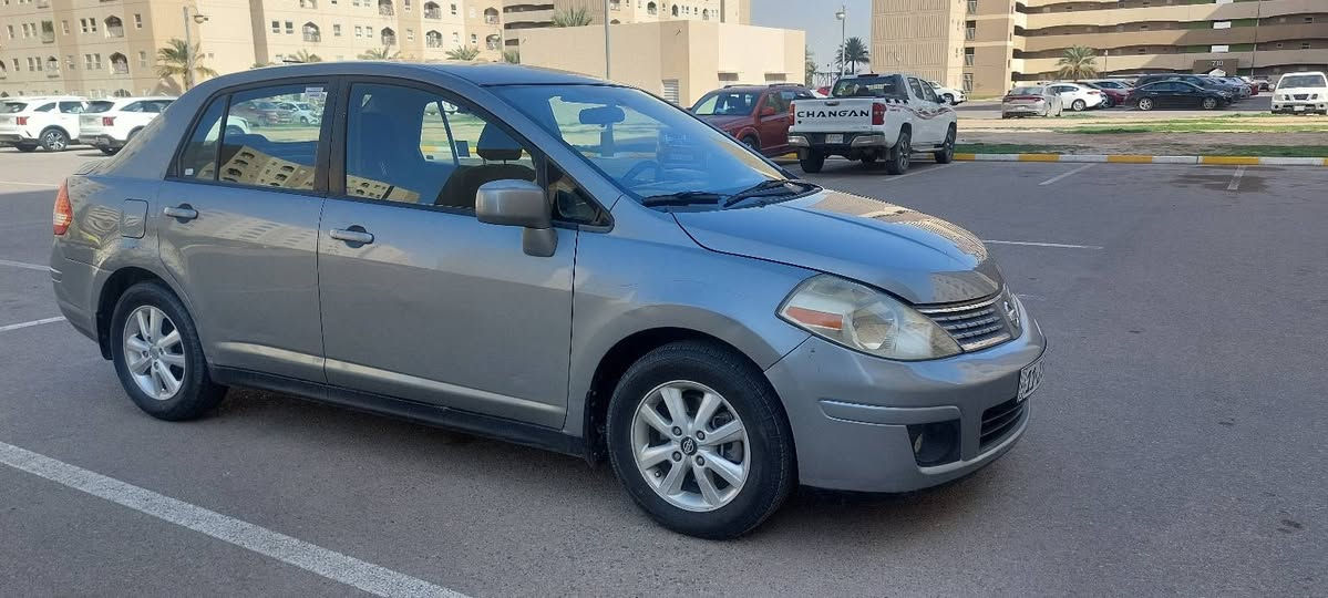 نيسان فيرسا ٢٠٠٩ محرك ٢٠٠٠ كير at تبريد شغال ضربتها باب السايق بأمريكا ومبدل
السيارة بأسمي  مكانها بغداد مجمع بسماية السعر ٧٧ وبيها مجال قليل
للتواصل ***********
