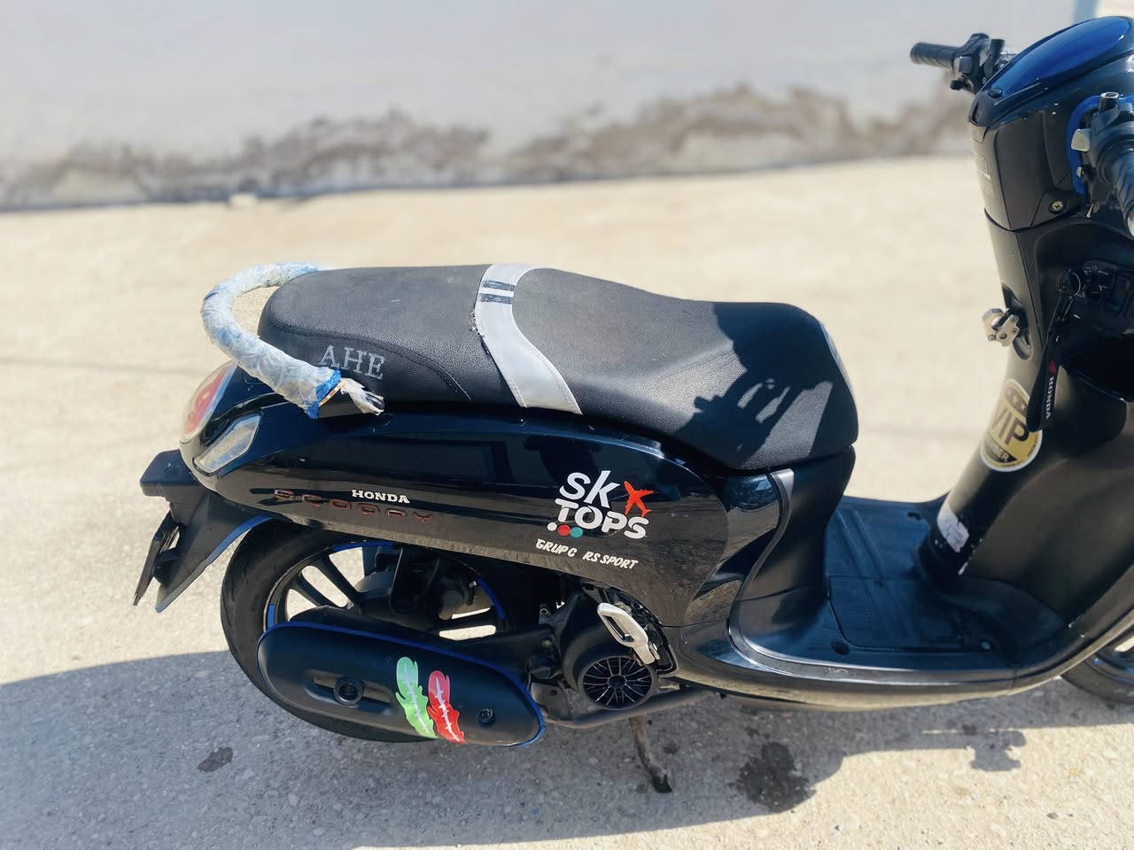 سلام عليكم دراجه هونده سكوبي للبيع
الدراجه حلوه ونضيفه 
كفرات بلاديه 
تايرات جدد 
سلف و هندر شغالات 
كهرباياات شغالات كلهن 
مكينه خير من الله قويه 
الدراجه بيها أوراق ٦ وكمرك إذا تريد اترقم 
حجم المحرك c125 
كلچات وقايش بلاد حالت الوكاله 
الدراجه كامله من التاير للتاير 
العنوان اديالى بعقوبه تقاطع الساده 
السعر (٧٥٠ ) وبيها مجال 
للتواصل (***********)
