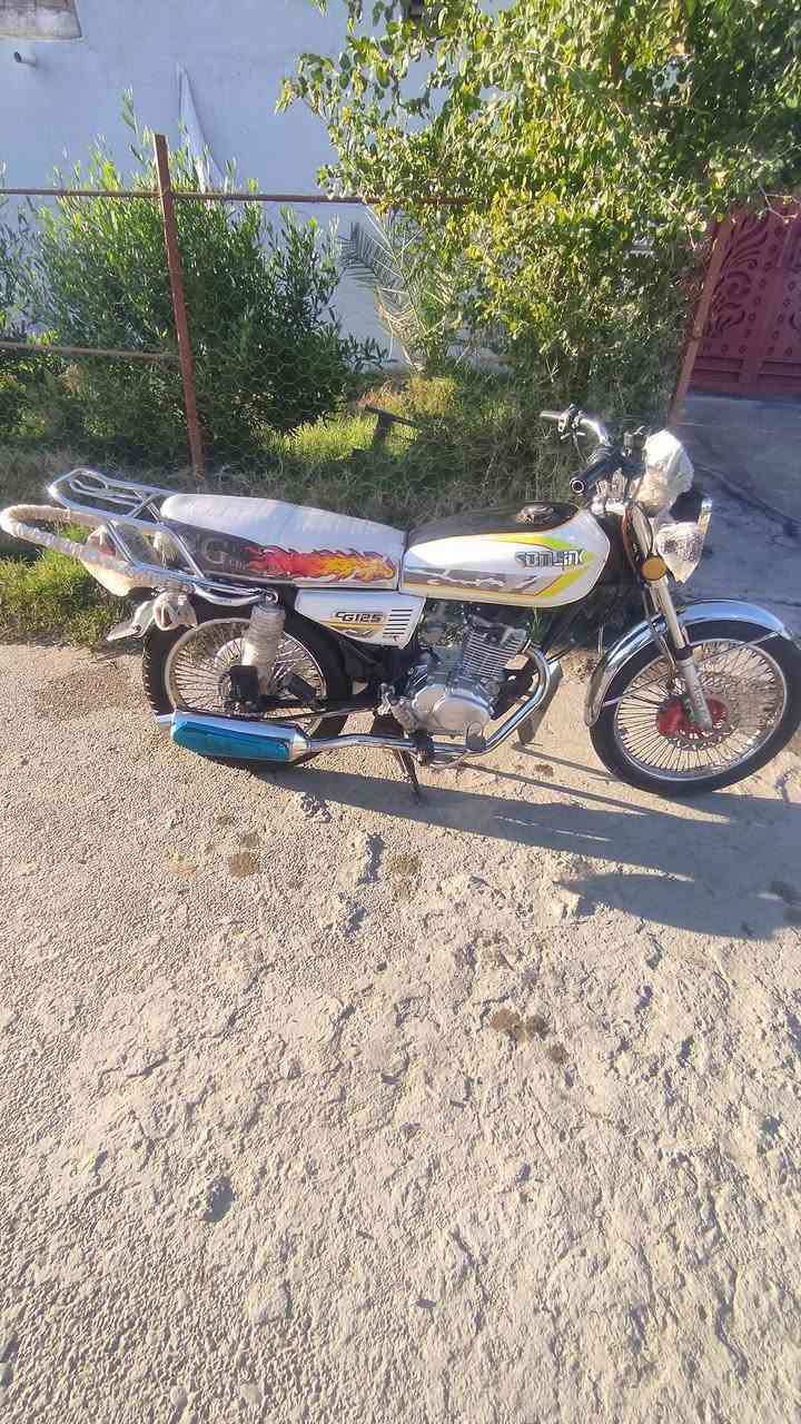 سلام عليكم تايكر موديل 23 دراجه نظيفه شوفت عينك بالواقع بعد احلى مكينه كفاله ما مفتوحه شلعه ومعدل اوراق كامله السعر 575 وبيهة مجال للطيبين مكاني شهربان الاستفسار على الرقم ***********
