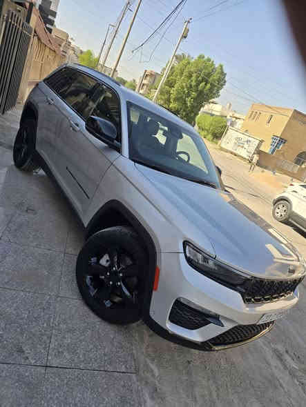 جيب 2023  لمتدد بلاص
خمسه راكب 4x4 
مواصفات 
كامرات 360
حساسات 360
كشنات جلد تدفئه تبريد 
خزن مقعد سائق
بردات باب خلفي
سستم 10 سماعات البين
صندوق جك
 تحديد مسار
رادار تفاعلي
توقف ذاتي طوارى
شحن وايرلس
مساحات اماميه  auto rain sensor
لايت عالي تلقائي
ضربتها كلش خفيفه جاملغ يمين مصبوغ نفسه
ارباك راجع ستيرن و داشبورد اصليات
ماشي 23الف مايل
سعر $335
***********
