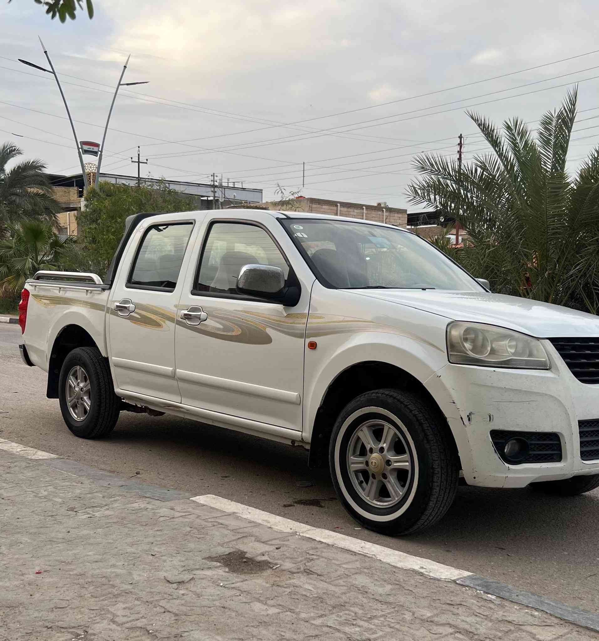 كريت ويل مديل 2014 رقم بصره بسمي سياره حلوا ماناقصه شي فقط التبريد فان يشتغل اصور غاز مافاحصه بيه ضربه بالجاملغ الايمن الخبفي اثر طخه جوه مو جاملغ كله مكان مال طخه صار معجون وصبغ مكان البصره قضاء القرنه *********** السعر خاص
