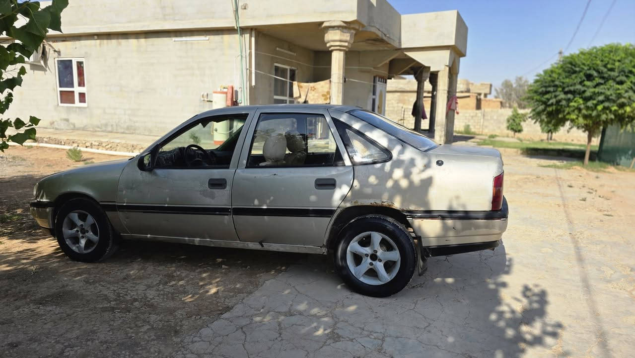 فكترا مديل 1992 حجم 18 محرك نضيف لاصرف لانفخ  شرط تحويل كابون بانزين سياره نضيف مايعوزه شي السعر 27

***********
