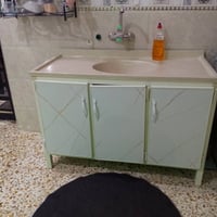 كاونتر مع سنك • باب صغير • ضرر بسيط