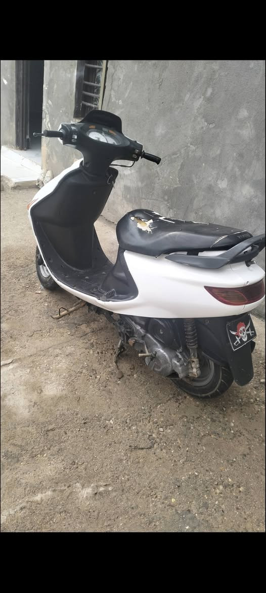 سلام عليكم فراشه فحل مجفته صار شهر كلشي شغال بس باتري نقصها ***********
