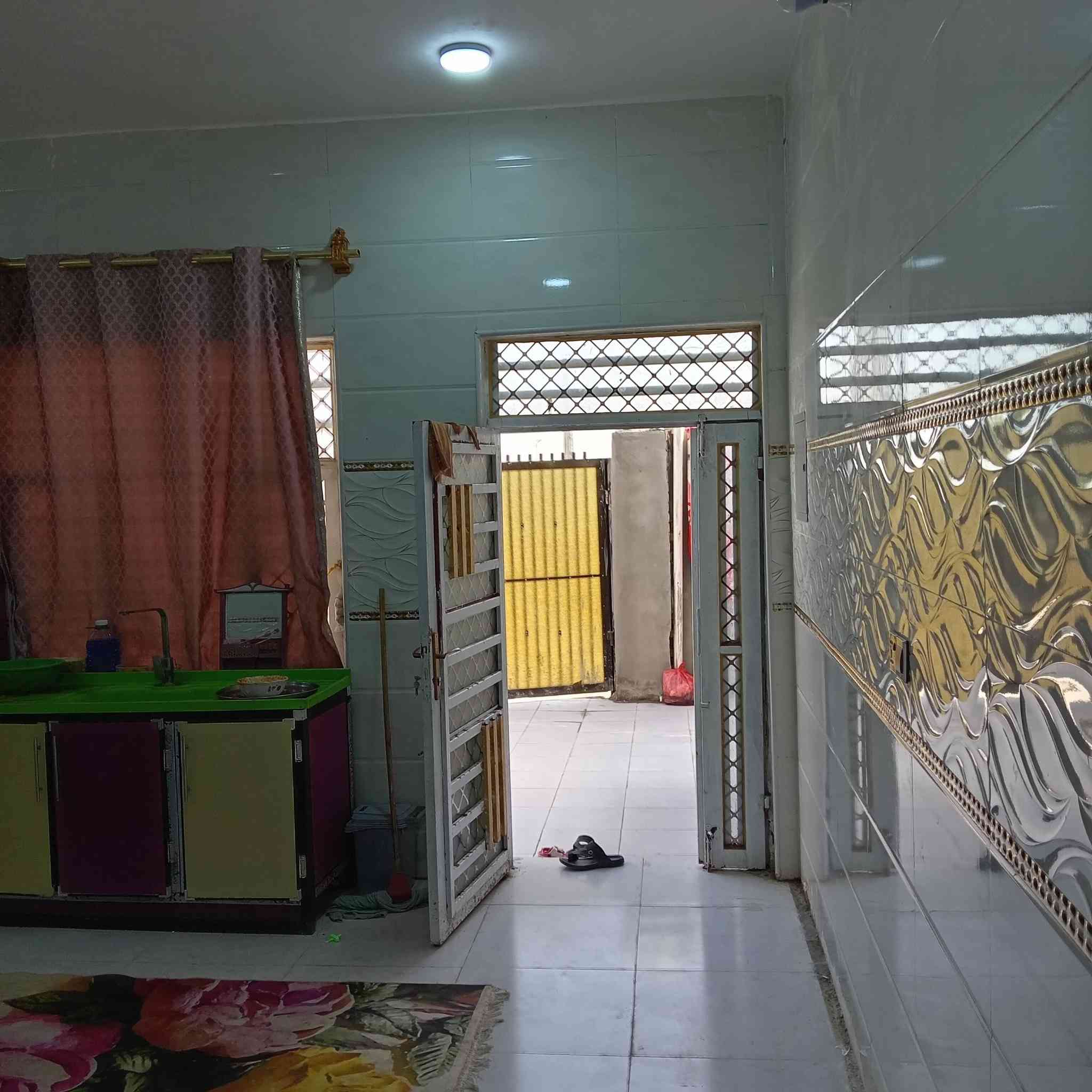 بيت جديد للبيع حي لأمين مساحته 230 م بناء 2غرف وصاله مطبخ واستقبال وحمام طارمه حلوه تفاصيل أكثر على رقم ***********
