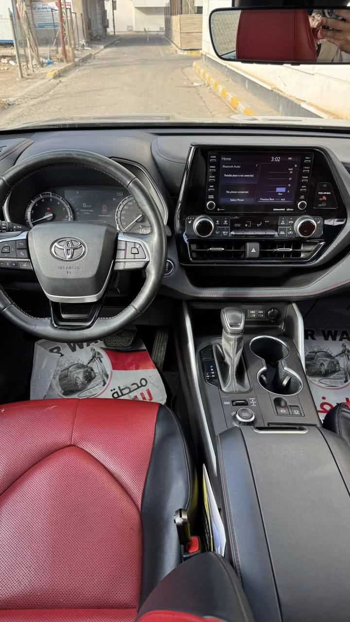 هايلاندر 2022 xse
محرك 6 سلندر (3500)
فور ويل (AWD)

داخل جلد بلاد لونين
فتحه + بصمه 
رادارات امامي وجانبي 
تشغيل عن بعد
جنطه كهرباء
ويل حجم 20 رياضي 
تدفئه بالستيرن وتدفئه مقاعد 
وباقي هواي مواصفات بيه 
السياره جديده وبدون اي نقوصات من كل شي كامله

السياره كلين تايتل بدون اي حادث حته الدعاميات كفاله 
صار بيه تعديل بارد قليل اثر طخه بالعراق بدون صبغ موضح بالصور. 
العنوان الرمادي 
ماشيه 35 الف
السعر 340$$ 
0776661115


**إذا كنت صاحب هذا الإعلان وتريد حذفه لأي سبب، رجاءا أرسل رسالة إلى الدعم الفني**