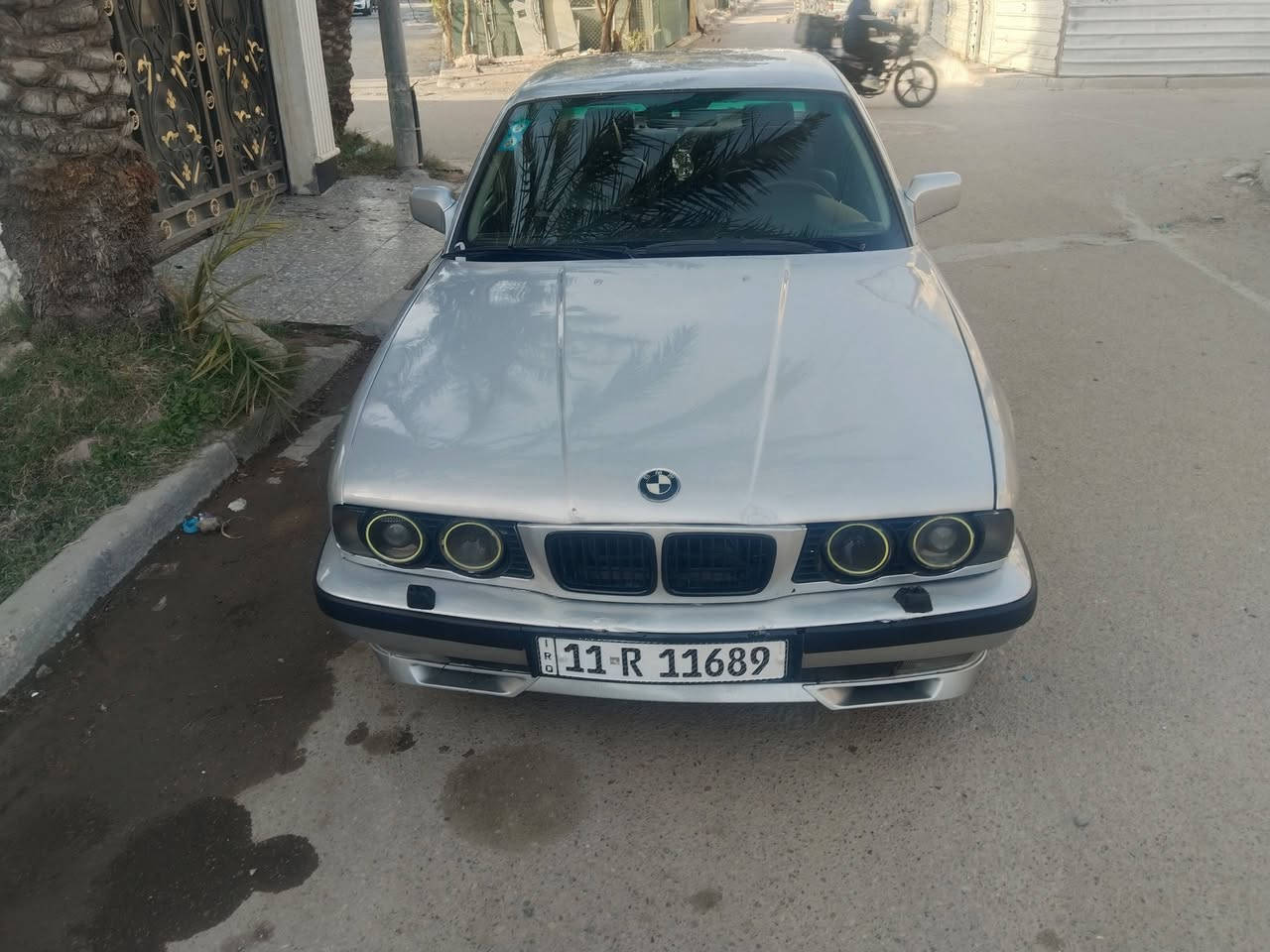 السلام عليكم
سياره BMW 
موديل 1990
رقم بغداد مشروع وطني تحويل
525
محرك 25 مفتوح
كير محرك صدر تخم تاير خير من الله المكان بغداد
السعر 55  وبيه مجال
***********
