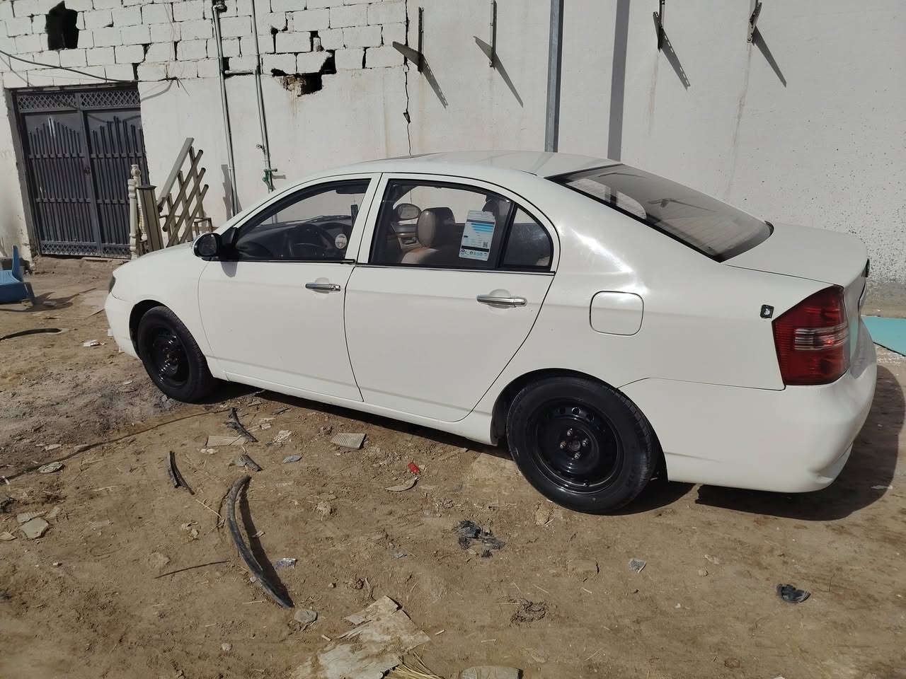 ليفان 620
مديل ٢٠١٣
سنويه لل٢٧
سياره متعوب عليها صدر مامي كله جديد باتري جديد تخم تاير شاصيها سليم  كل ضربه ما بي بس قبق جنطه و معمره خياسات السياره دوس 
مكينتها بيها تبخير تبريد تتدفئه شغالات
راعيها يريد تحويل  وكاله ما يسوي السعر ٤٠ وبي مجال مكان السياره ناصره مركز  بسيط  وخلي الله بين عيونك ولا تنطي سعر ب التعليقات
***********
