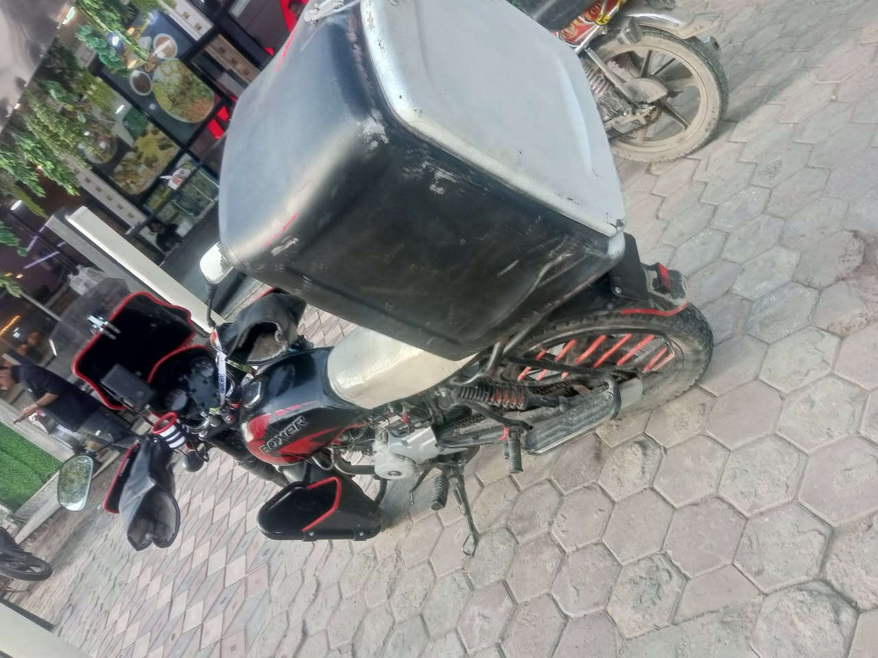 سلام عليكم بوكسر البيع 2023كلك اكفله سرقه السعر مليون وبيه مجال ***********
