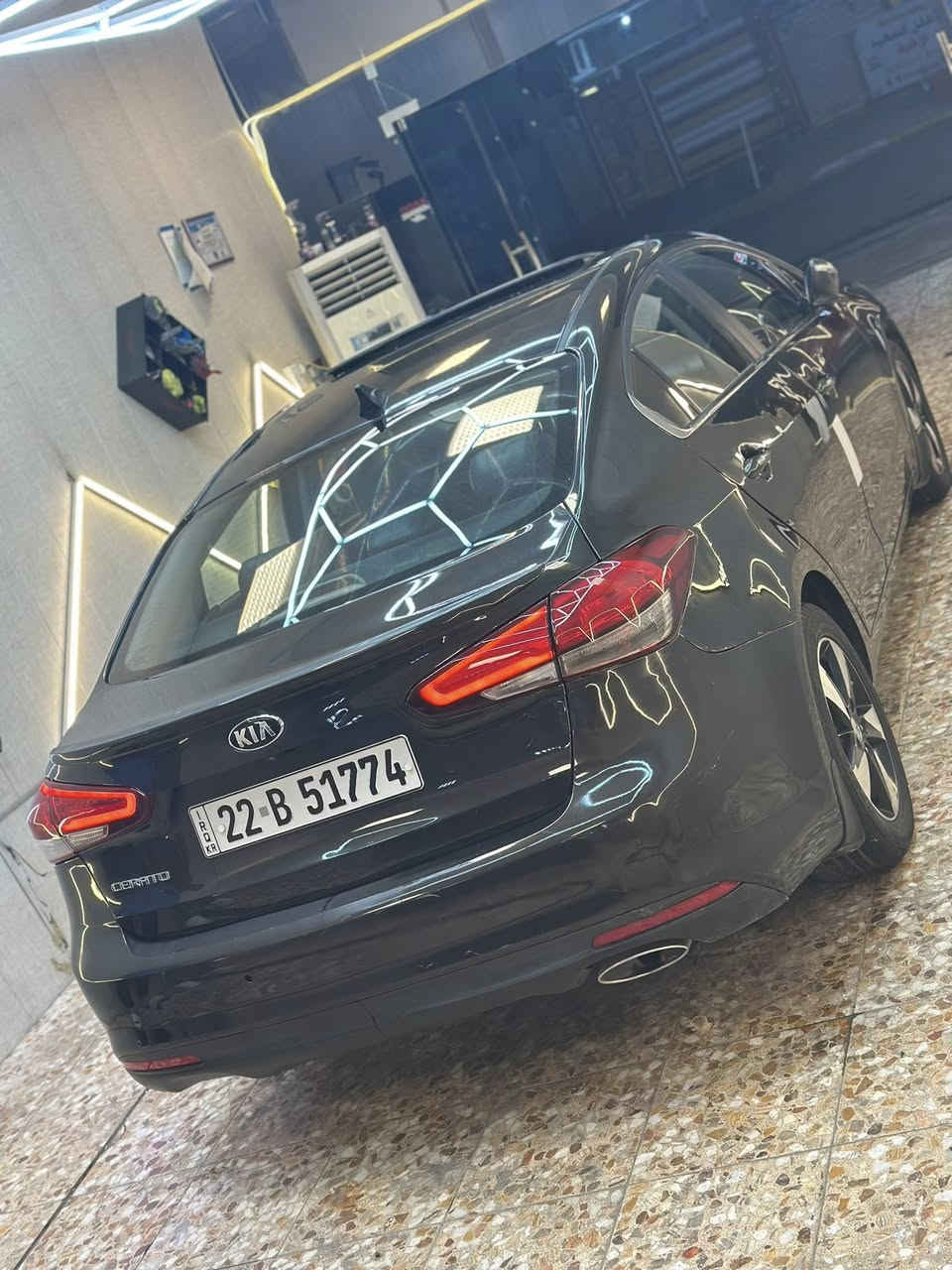 السلام عليكم سيراتو 2017
مكينه 2000 دوش مكفوله من الفتح حداديه جديده السياره دينار متصرف عليه بيه قطعتين جمالغ امامي وباب عكس  السايق 
المواصفات السياره فول للاخير ايراني كشن تدفئه تبريد للاخير خنك 
السعر 130مجال بسيط 
للاستفسار ***********
