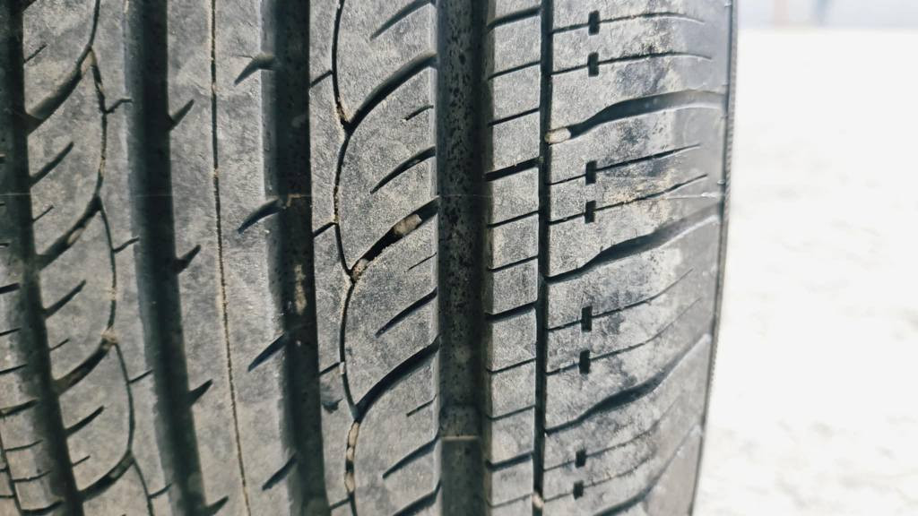 دێرمۆدێل 2006 ڕە قم خوارە بە شرتی حاسیبە مکینە بە خاخە دە عمووڵیدراوی نیە سبوخی نیە بە س قە ڵم کاری هە یە  رە قم مووبایل *********** كالار, السليمانية
