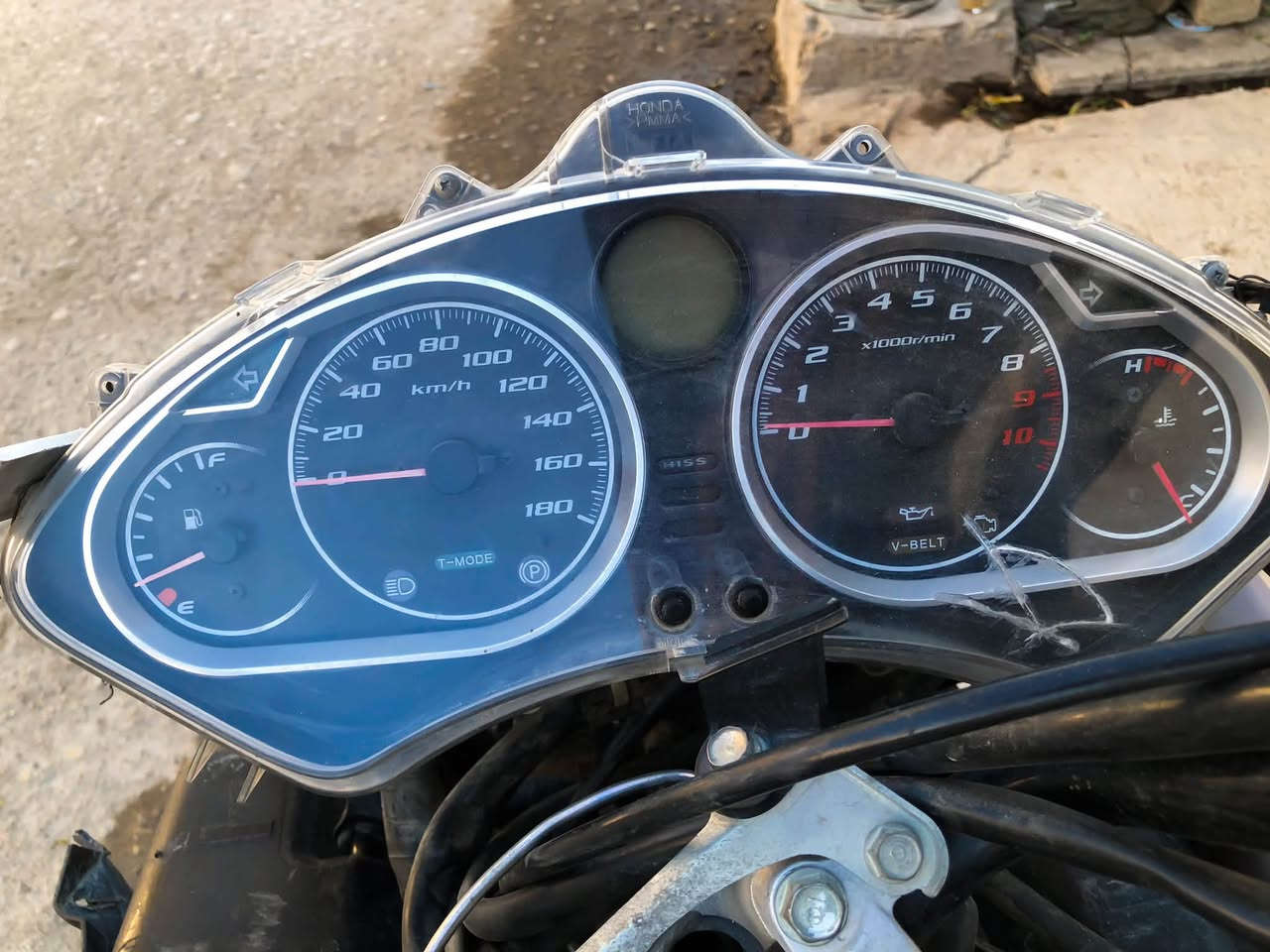 رقمي *********** بغداد جسر ديالى الجديد سعر 600 مو شراي لا. تعبني
سلفر ونج جيتي 400 حديث نضام سكورتي بيه سويجين مكينه تخبل شلعه ومعدل بطناش نقص فقط كفرات كهربايات شلع شغاله راسلني ودزلك فيديو
