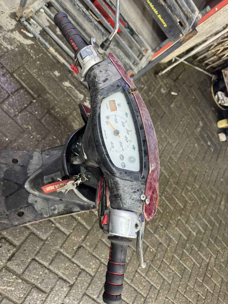 السلام عليكم
للبيع عصفوري 
نظيفة كهرباء كاملة
شلعة معدل سلف هندر نقص مابيها 300الف وبيها مجال الاعظمية
***********
