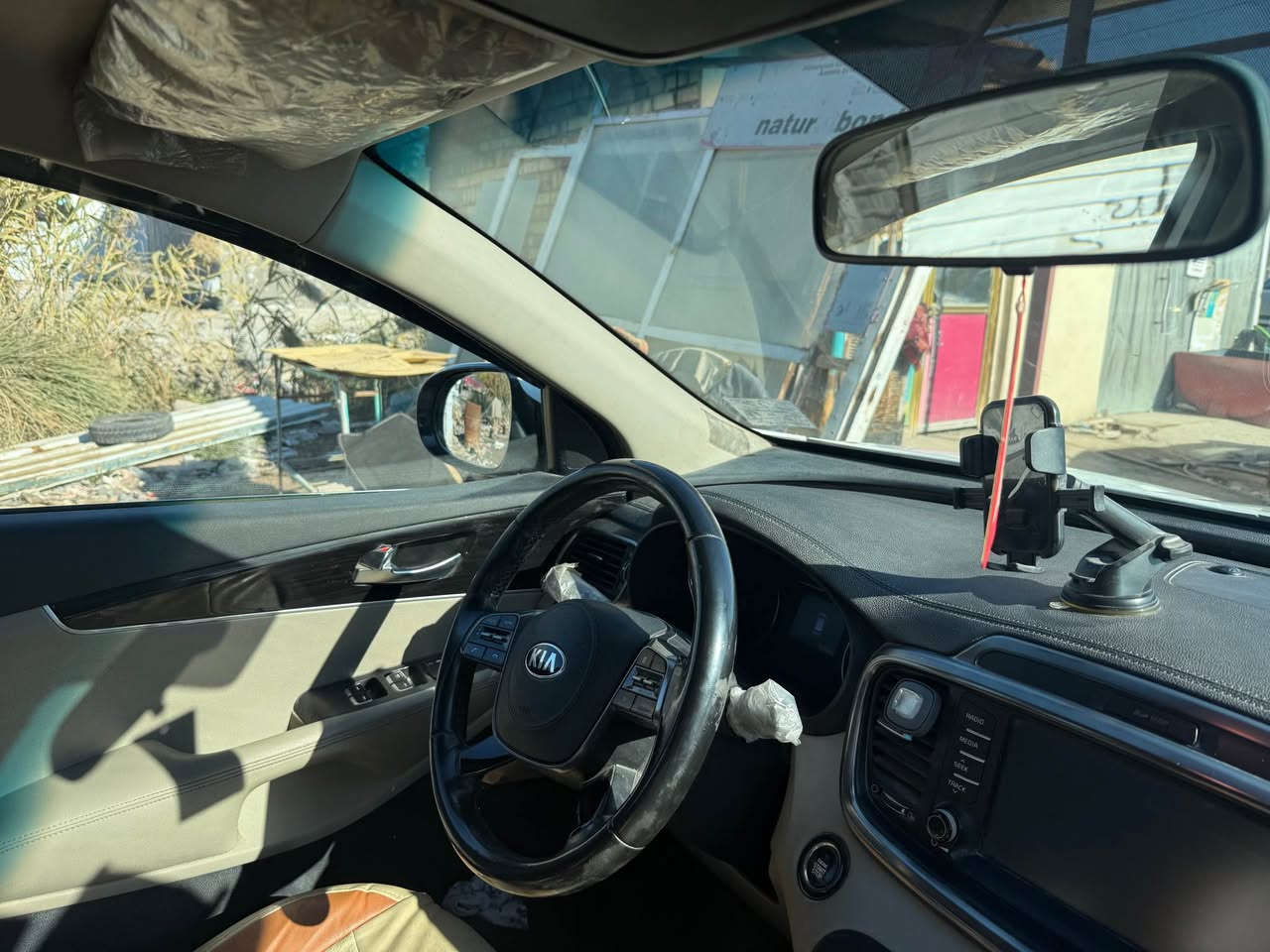 كيا سورنتو موديل 2020 رقم بابل بأسمي جديدة ماشيه 60 الف حقيقي على إيدي بيها صبغ نصف باب السايق فقط اثر شخطة وانصبغ الباقي مكفول محرك وكير مكفول نص فول 6 سلندر 7 راكب تبريد 3 قطع بصمة ابواب وتشغيل جنطه كهرباء كشن السايق والصدر كهرباء إشارة ترحيب كشنات جلد   بيع او مراوس توسان او سبورتاج  السونار موجود  وهذا رقم *********** حلة, بابل
