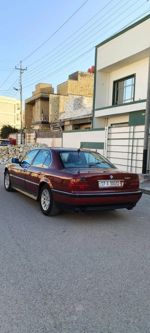 السلام عليكم ٧٤٠ موديل ٩٤ سيارة جاهزه ومكفوله تخم تاير قبل سبوع شادهن  حدادية نقص تبريد رقم مثنى انكليزي تحويل مباشر محرك ٨ مسكر سعرها ٥٥ مع المجال عنوانها ناصريه مركز للاستفسار *********** ترهم مراوس حسب القناعه ملاحظه السيارة حاليا بلا دعامية نفجر بيها تاير وفلش الدعاميه الدعاميه تنزل من سعرها
