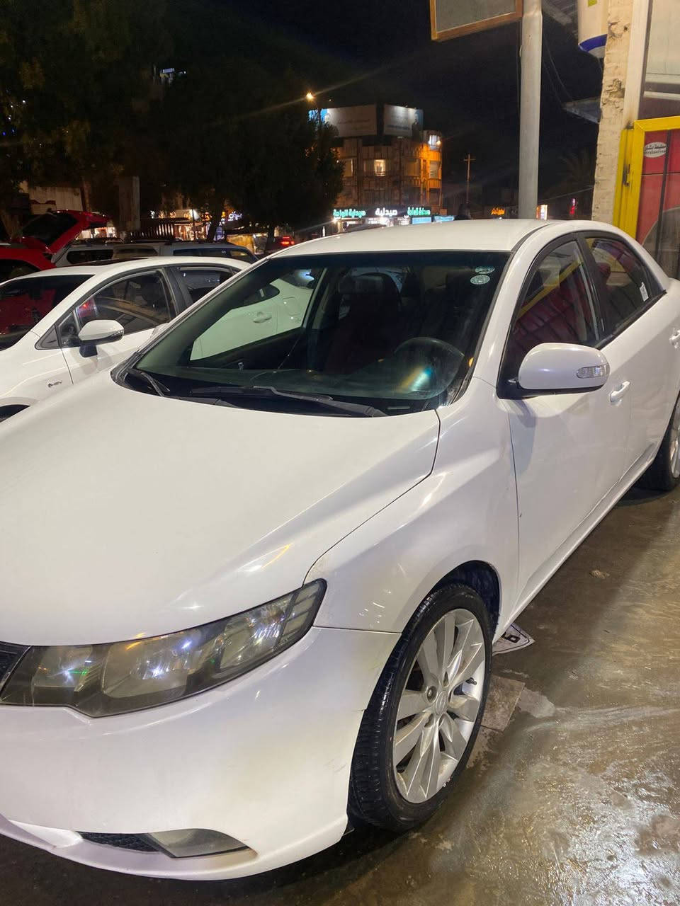 السلام عليكم
سيراتو 2010 خليجيه 
مكينة كير حدادية تبريد خير من الله
بيها مكانات صبغ موضحه بالسونار 
سعرها 77 وبيها مجال بسيط 
للاستفسار الاتصال على الرقم ***********
