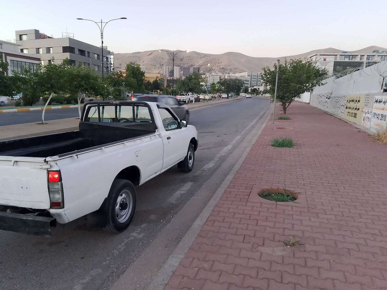 ە رە تا بە ناوی جوای گە ورە نیسان ۲۰۰۲ حلوج سە یا رە کە زۆر پا کە و ماڵی دۆستە چوار تا یەی تا زە ی لە سە رە و سە یا رە کە بەس تە بریتە تازە تا عمیرە هە مو گیانی بە شە ت سعر ٤٨ گە ڵاو معا مە لە ئا ڵو گۆڕ یش دە کە ین بە شتێ بەدڵمان بئ گە ر مشتە ری نیت لە گە ڵ ڕیزم بیزا ما ن مە کە ن


**إذا كنت صاحب هذا الإعلان وتريد حذفه لأي سبب، رجاءا أرسل رسالة إلى الدعم الفني**