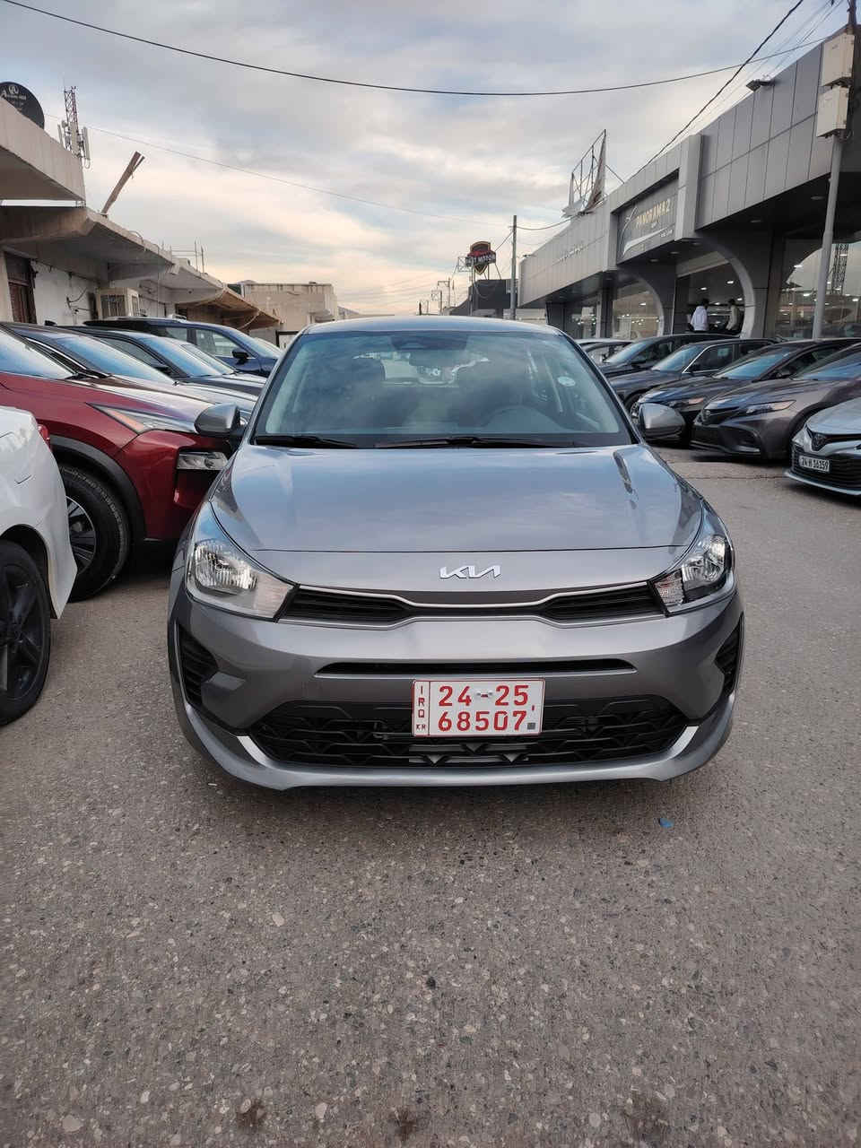 كيا ريو وارد امريكي . رقم كاتي . تترقم كل محافظات الاقليم مواصفات s 
بصمة 
رادارات 
نقطة عمياء 
ويل كب 
السيارة بيها نص باب و جاملع جهة السايق 
سعر مناسب 
١٢٢ و بيها مجال 
السيارة موجودة بالموصل 
***********
***********
