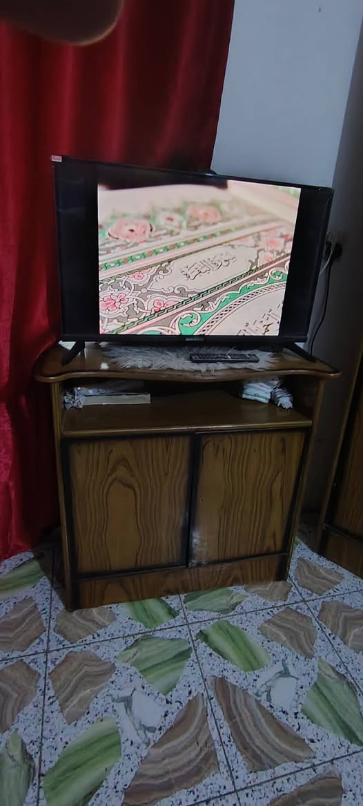 السلام عليكم غرفه مستخدمه للبيع لسعر 300 لشراي يتصل ***********

