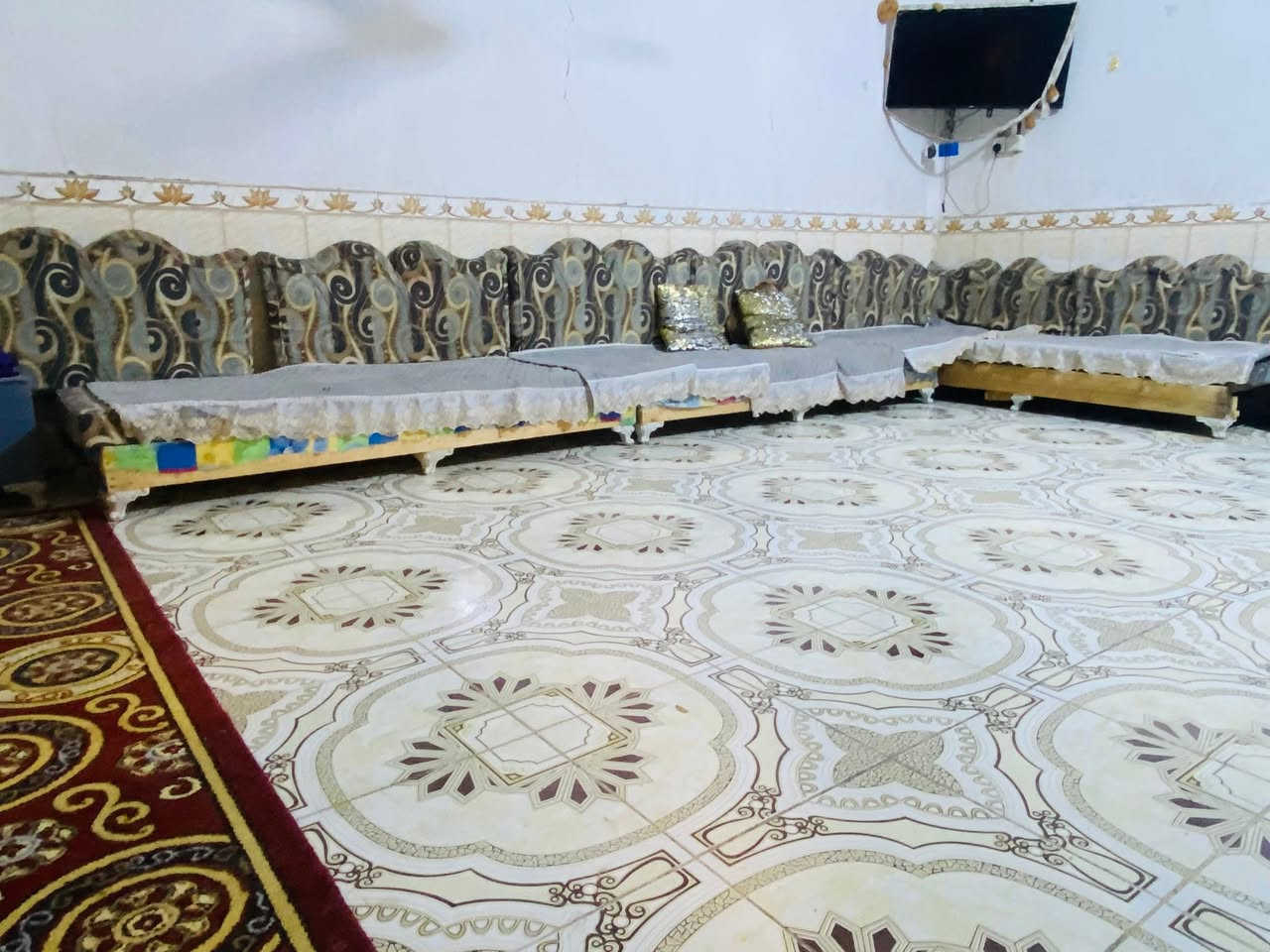 ‏كاونتر للبيع وديوان للبيع ‏) سعر الديوان 125) سعر الكاونتر  500 رقم التلفون )***********
