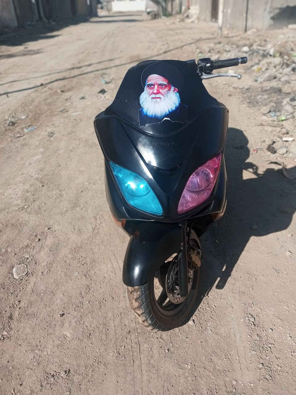 سلام عليكم فورزه 08 للبيع
العنوان.. الديونيه قضاء الشنافيه
العنوان.+***********
السعر .800 وبيهة مجال 
ونواقص الدراجه ينزل من السعر
