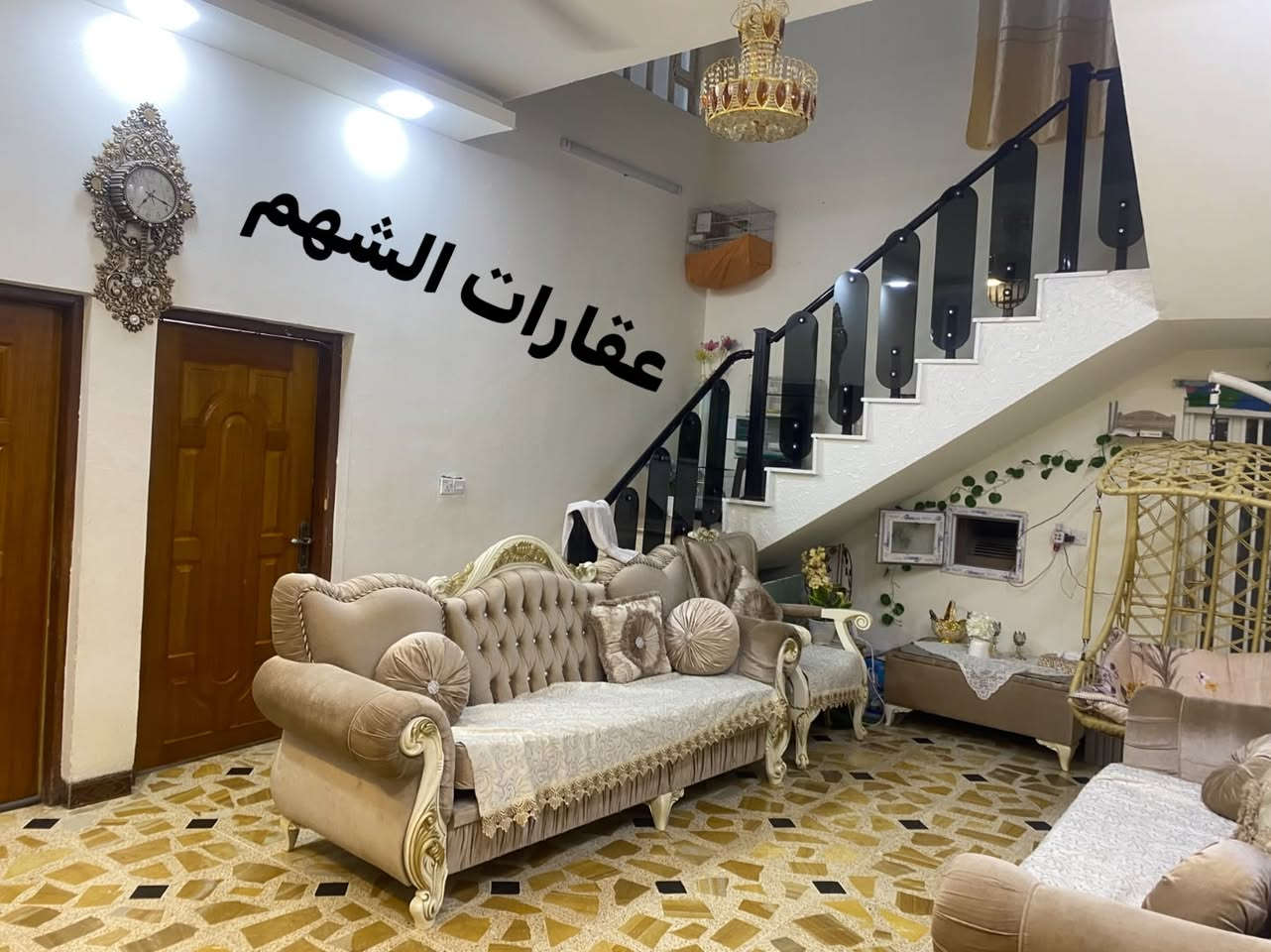دار للبيع حي الجامعة قرب مستشفى دكتور جمال المساحة (250) يتكون من 4 غرف للاستفسار ***********

