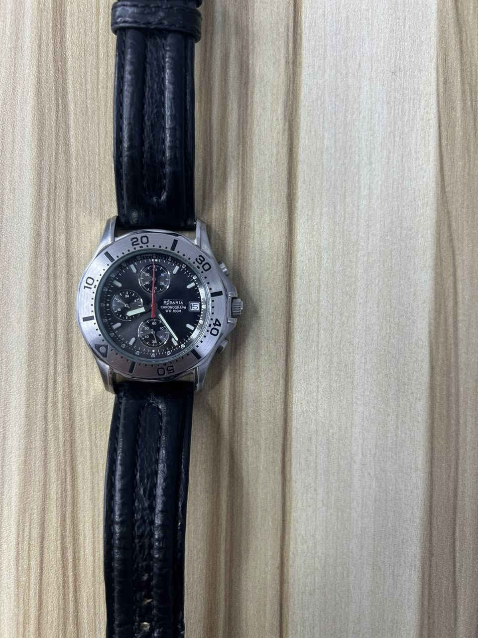 رودانيا سويسري اصلي
السير الاصلي مختم 
القطر 41 رنك دوار 
ارقام و اميال لامينوس 
قفل بحري 100 متر تحت الماء 
ستوب ووتج كونوغراف 
السعر 120 الف


**إذا كنت صاحب هذا الإعلان وتريد حذفه لأي سبب، رجاءا أرسل رسالة إلى الدعم الفني**