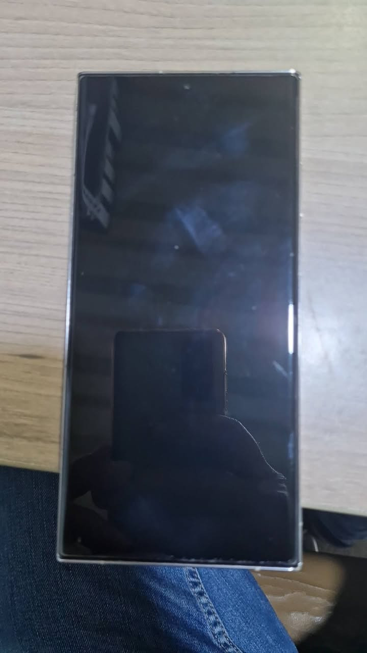 سامسونج S23 ultra  ذاكره 512 لون ابيض جهاز شرق أوسط خطين شركه عين الفهد  السعر ٧٧٥ الف ملحقاته كامله
بغداد حي العدل 
***********7
