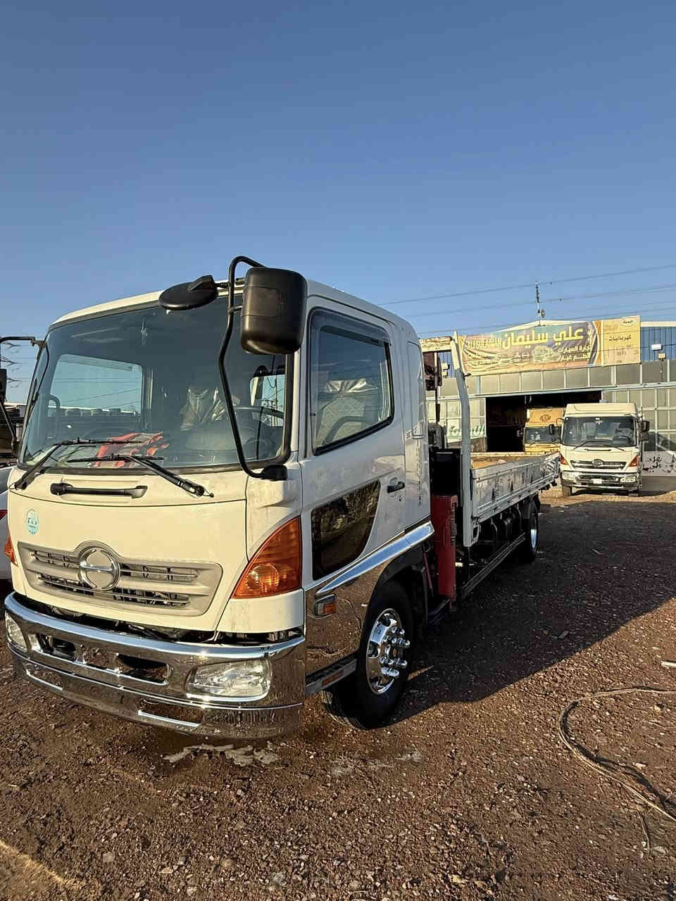 سلام عليكم للبيع هينو كرين سلايتين نص مخالف  موديل2018 رقم بعداد طول البدي سته وربع بلادي دخول جديد
العنوان واسط الصويره 
***********
***********
