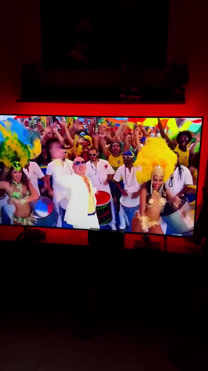شاشه سامسونك قياس ٦٥ بوصه اصلي4k full HD bu8000 جديد  سبب البيع اريد قياس اكبر
اشتريته ب٩٠٠ الف وحاليا جميع أجهزه كهربائيه في صعود 
سعر البيع ٧٠٠ الف مكاني بغداد حي جهاد ***********
